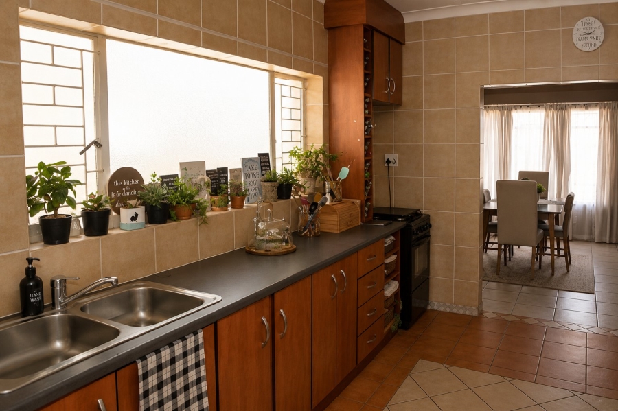 4 Bedroom Property for Sale in Flimieda North West
